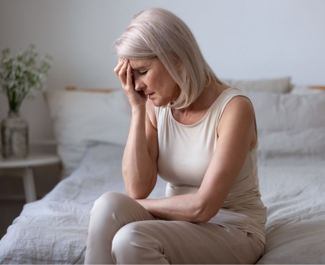Woman in menopause with pelvic pain